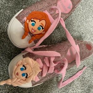 Frozen mini Melissa sneakers!